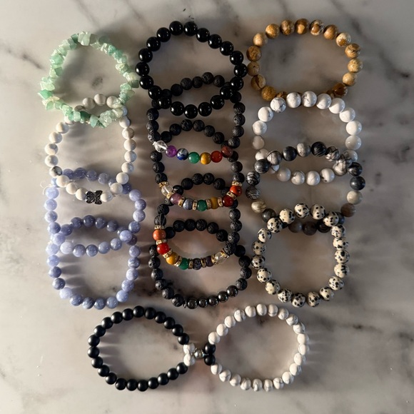 Set of 15 Beaded Bracelets Jewelry Variety of Crystal Beads & Healing Stones - Picture 8 of 13